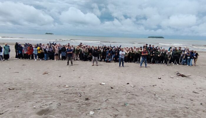 Peringati Hari Peduli Sampah Nasional, HAKLI Gelar Bersih Pantai