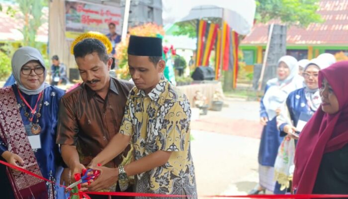 SMPN 4 Batang Anai Gelar Karya Seni Sebagai Panggung Berekspresi