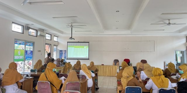 Suasana monitoring dan evaluasi (monev) yang digelar Dinkes Kota Solok di Aula Dinas Kesehatan Kota Solok, Senin (5/2). IST