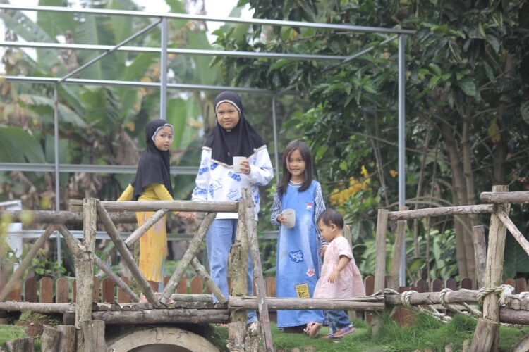 Pengunjung di lokasi agrowisata