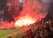 Laga Semen Padang FC VS PSBS Biak Ricuh