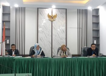 Pemohon Tak Hadir Pada Sidang Perdana, Majelis KI Sumbar Marah