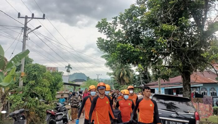 Tim SAR Kembali Temukan Korban Banjir Bandang dan Longsor di Pesisir Selatan, Ini Identitasnya!