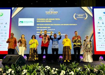 Ramadan Penuh Berkah, Kabupaten Sijunjung Boyong Penghargaan Top BUMD Awards 2024