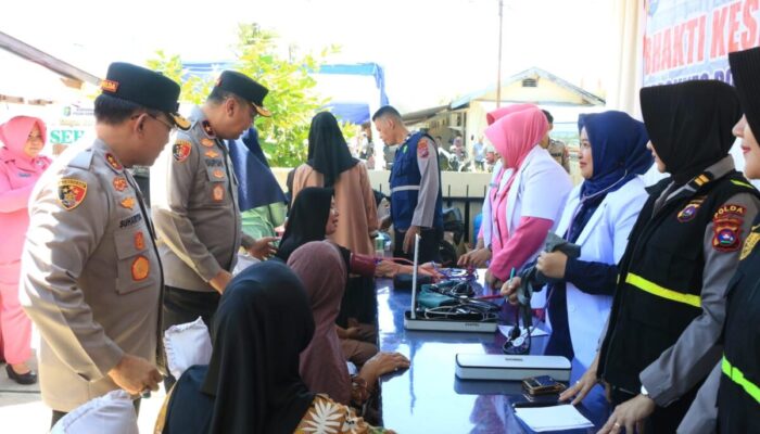 Kapolda dan Wakapolda Sumbar Tinjau Dapur Lapangan dan Pos Kesehatan di Pesisir Selatan
