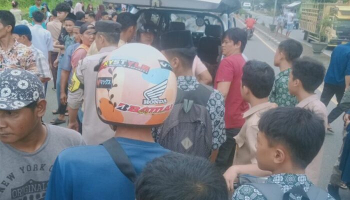Guru SMPN 1 Pulau Punjung Tewas Digilas Dump Truk di Jalan Lintas Sumatra