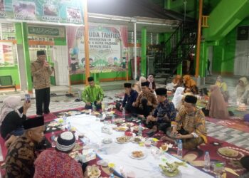 Silaturahmi Ramadan Kakankemenag Padang ke Parak Laweh Diawali Silaturahmi dan Buka Bersama di MTsN 4 Padang