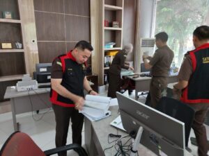 Kejati Sumbar telah melimbahkan kasus dugaan korupsi Disdik Sumbar dalam pengadaan alat praktik siswa SMK untuk segera disidangkan.