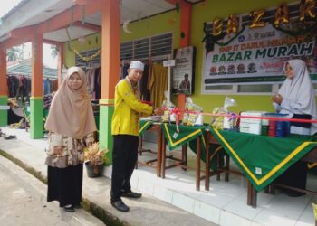 Belanja Sambil Beramal, SMP IT Darul Hikmah Pasbar Secara Resmi Buka Bazar Murah Ramadhan Selama 6 Hari