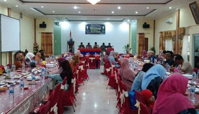 MTsN 1 Kota Pariaman Gelar Nuzul Qur’an dan Buka Puasa Bersama