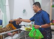 Balon Wali Kota Bukittinggi Bersama BPC Berbagi Takjil di RSUD Achmad Muchtar