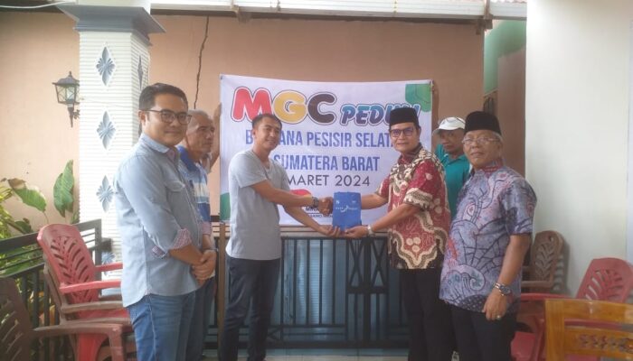 Peduli Korban Banjir Pessel, Minang Golf Club Salurkan Bantuan Rp52 Juta