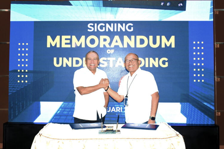 Penandatanganan MoU antara PT Semen Padang dan BRI. IST