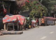 Masyarakat Pessel Masih Bersih-bersih Rumah dari Lumpur