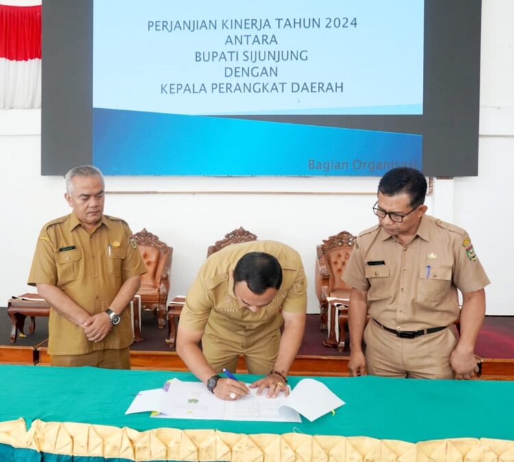 Bupati Sijunjung Benny