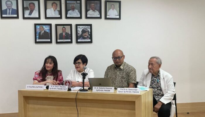 PAPDI Anjurkan Masyarakat Segera Lakukan Vaksinasi COVID-19 Sebelum Mudik