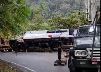 Detik-Detik Proses Evakuasi Bus ALS Terguling di Malalak