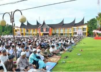 Qori Sumbar Ali Amran Jadi Imam Salat Id di Agam