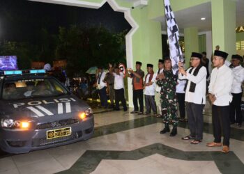 Dilepas Wako dan Wawako, Pawai Takbir Keliling di Padang Meriah di Tengah Hujan
