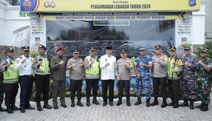 Pastikan Masyarakat Nyaman Berlebaran, Gubernur Mahyeldi, Kapolda dan Forkopimda Pantau Pos Pengamanan Idulfitri