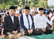 Ribuan Warga Salat Idul Fitri di Lapangan Apeksi Balaikota Padang