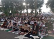 Hari Raya Idul Fitri, Jamaah Padati Halaman dan Jalan Utama Kantor Gubernur Sumbar, Kakanwil Kemenag Sumbar Mahyudin Tak Tampak Hadir. 