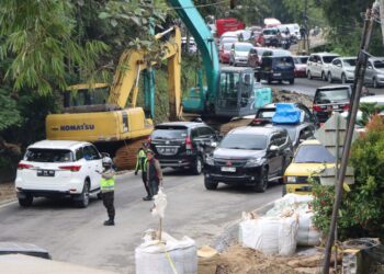 Turun Langsung ke Lapangan, Kapolres Padang Panjang Ikut Urai Kemacetan