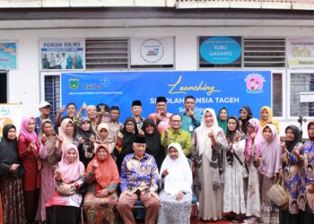 BKKBN Sumbar Luncurkan Sekolah Lansia Tageh dan Praktek Baik Penurunan Stunting di Padang Panjang