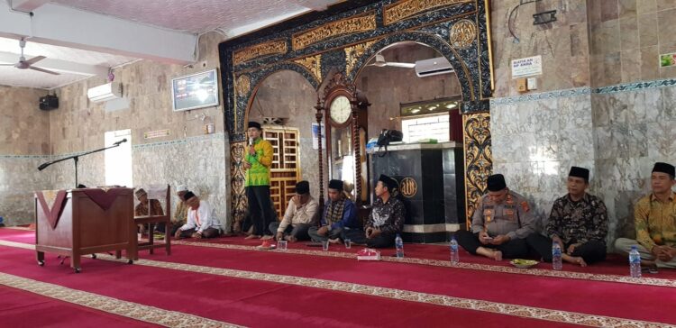 Wakil Bupati Sijunjung H.Iraddatillah S.Pt menghadiri kegiatan halal bihalal dengan keluarga besar Muhammadiyah Cabang Koto VII. Kegiatan tersebut digelar keluarga besar Muhammadiyah Cabang Koto VII, Sabtu (20/4) di Masjid Nurul Huda Koto Panjang, Nagari Limo Koto Kecamatan Koto VII.