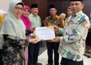 Kirim Peserta Terbanyak Ikuti Pelatihan Menulis, MIN 4 Padang Terima Penghargaan