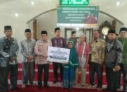 1.532 Orang Terima Zakat Konsumtif Lebaran di Tanah Datar