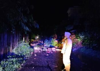 Payakumbuh-Lintau Tertimbun Longsor