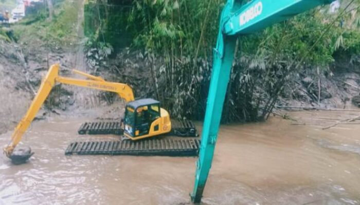 Hujan Terus Turun, Proses Pembersihan Material Lahar Dingin di Kelok Hantu Terkendala