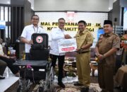 Dukung Peningkatan Layanan Publik Berbasis HAM, Semen Padang Serahkan Bantuan Kursi Roda dan Sarana Prasarana untuk MPP Bukittinggi