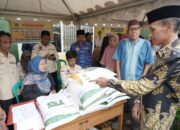 Wabup Solsel Salurkan Bantuan Pangan Tahap Dua di SBJ