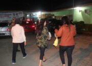 Nongkrong di Tempat Gelap Hingga Dini Hari, Lima Wanita Diamankan di Padang