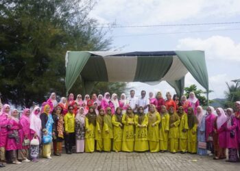 Pertemuan Rutin Bulanan TP-PKK Pasbar di Air Bangis, Ny. Titi Hamsuardi Sosialisasikan Jambore Tingkat Kabupaten