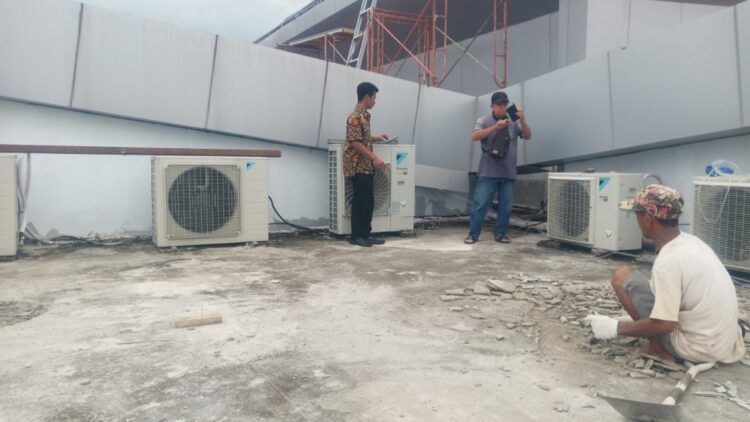 Gedung di Kampus III UIN IB Sungai Bangek sedang dalam perbaikan beberapa fasilitas. IS