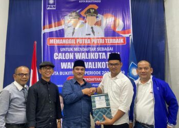 Advokat Senior M Nur Idris Mendaftar ke PAN Bukittinggi