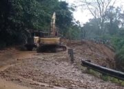 Longsor di Jalan Lintas Padang-Solok, Akses Jalan Terputus