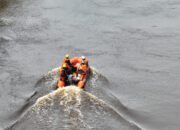 Dua Warga Pessel Hanyut di Batang Lunang