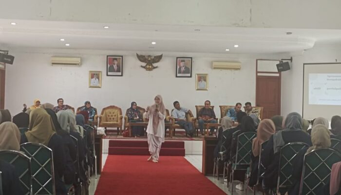 Universitas Bung Hatta Gelar Pelatihan E-Media di Tanah Datar