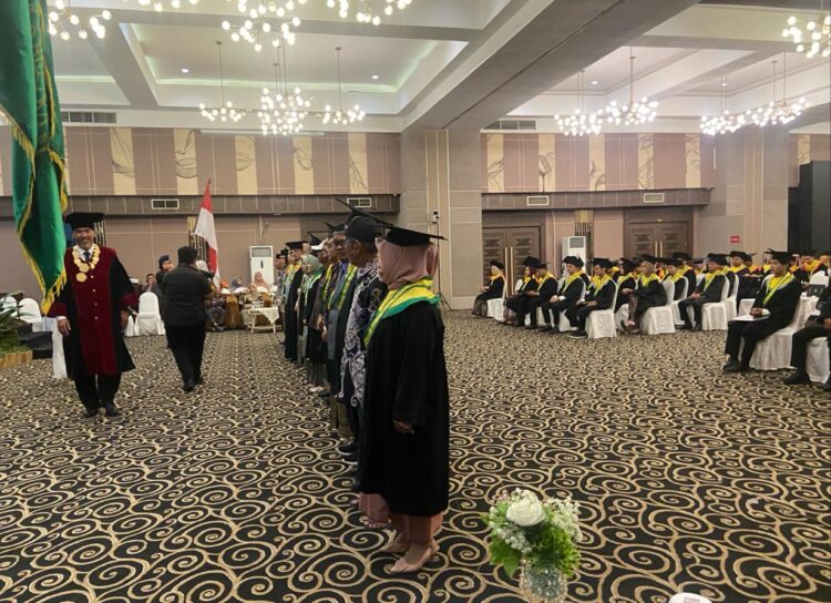 Ket. Foto : Suasana Wisuda ke-66 Unitas Padang, Selasa (22/5). YESI