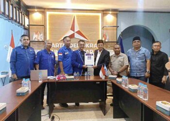 Setelah NasDem, Ganefri Serahkan Pendaftaran ke Demokrat Sumbar