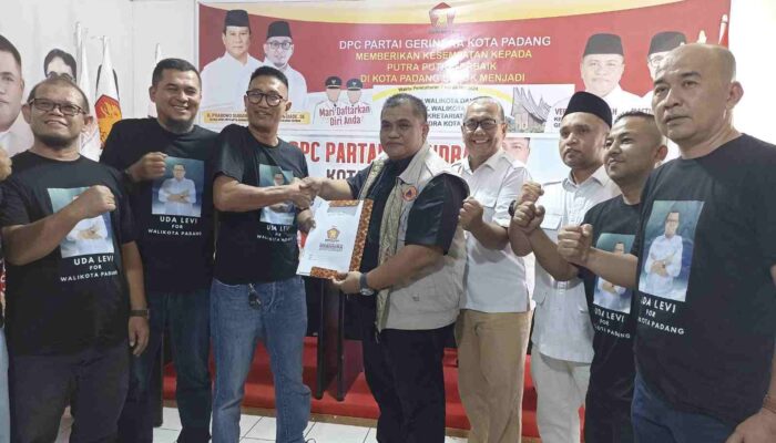 Ambil Formulir, Braditi Moulevey Ikut Nyalon Walikota Padang Hanya Lewat Gerindra