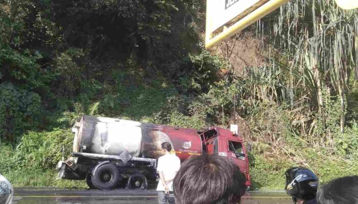 Truk Pertamina Terbakar di Sawahlunto, Sempat Terdengar Ledakan
