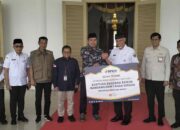 Usai Kirim Daging Kaleng, Kini BPKH Salurkan Bantuan Ratusan Juta untuk Korban Banjir Bandang