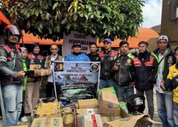 Penyintas Banjir di Bukit Batabuah Terima Bantuan Dari Paguyuban Ojol Bukittinggi