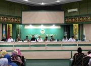 FIP UNP Bedah Buku 70 Tahun Prof. Dr. H. Sufyarma Marsidin, M.Pd, Ajarkan Pentingnya Berorganisasi