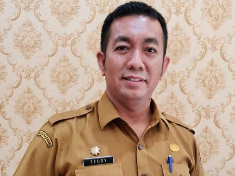 Kepala Disdukcapil Kota Padang, Teddy Antonius